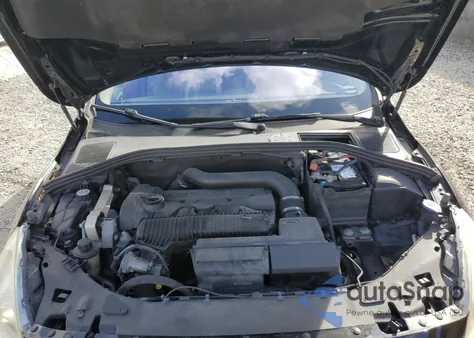 2013 Volvo S60 T5 z USA, uszkodzony, nr VIN YV1612FSXD1216721